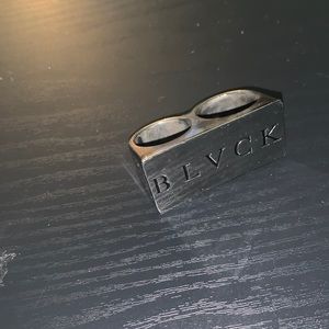 Black scale 2 finger Ring